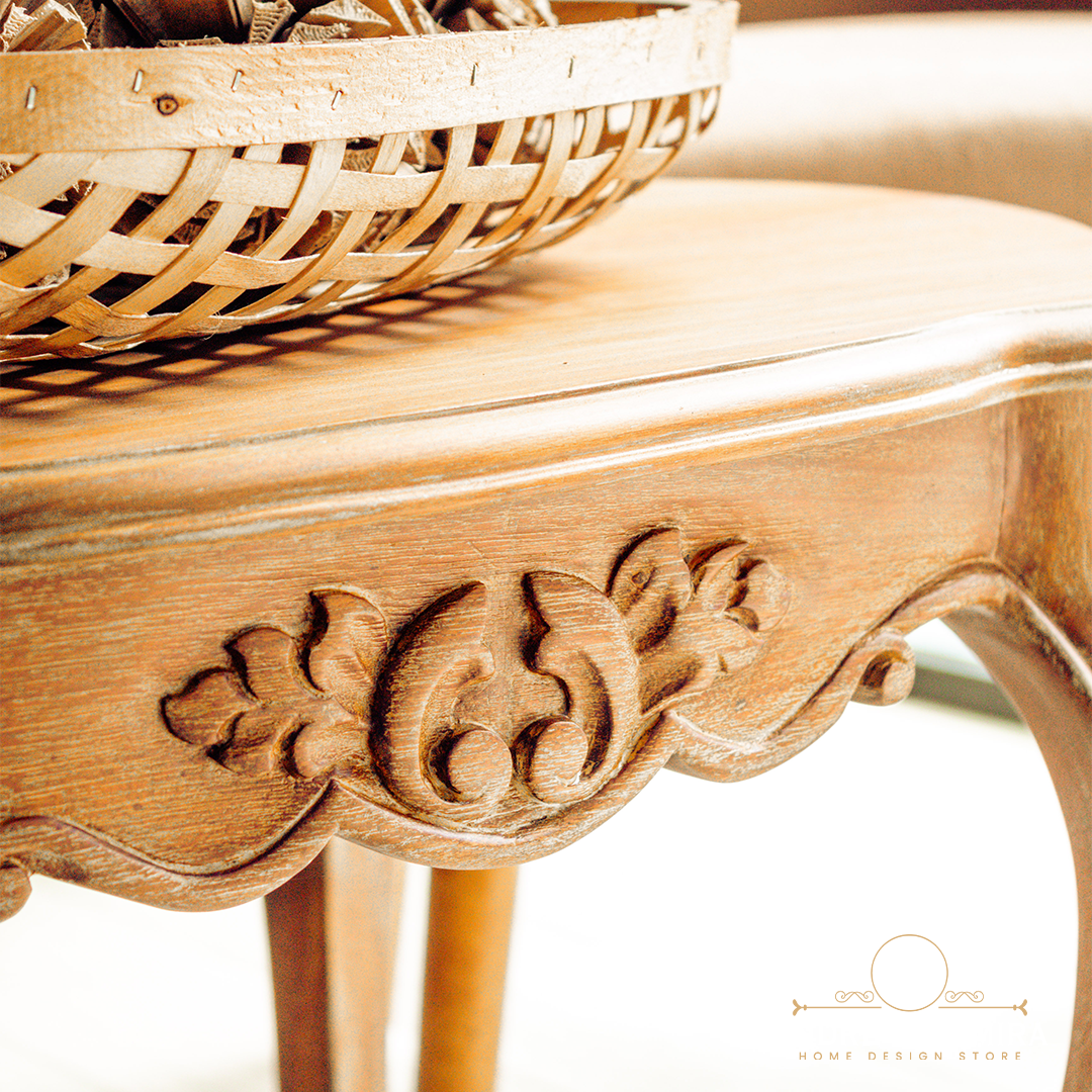 MESA TALLADA DE MADERA