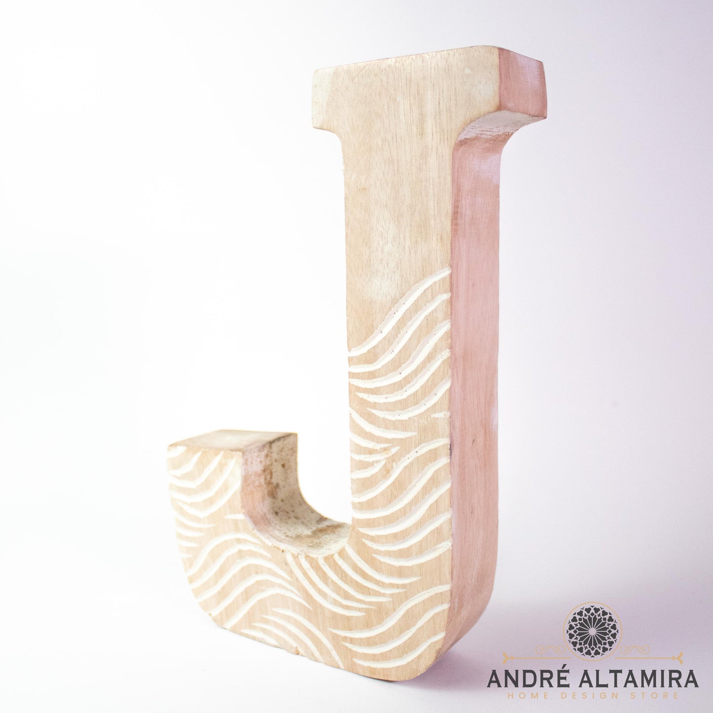 LETRA DECORATIVA DE MADERA J