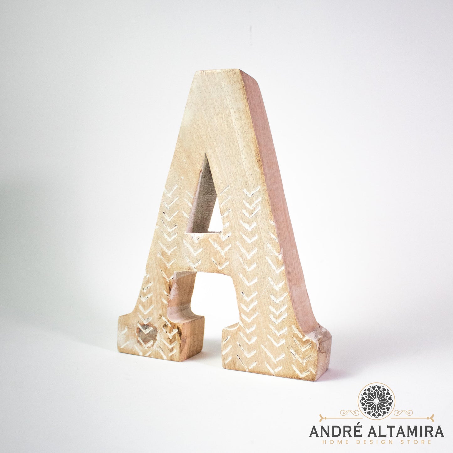LETRA DECORATIVA DE MADERA "A"