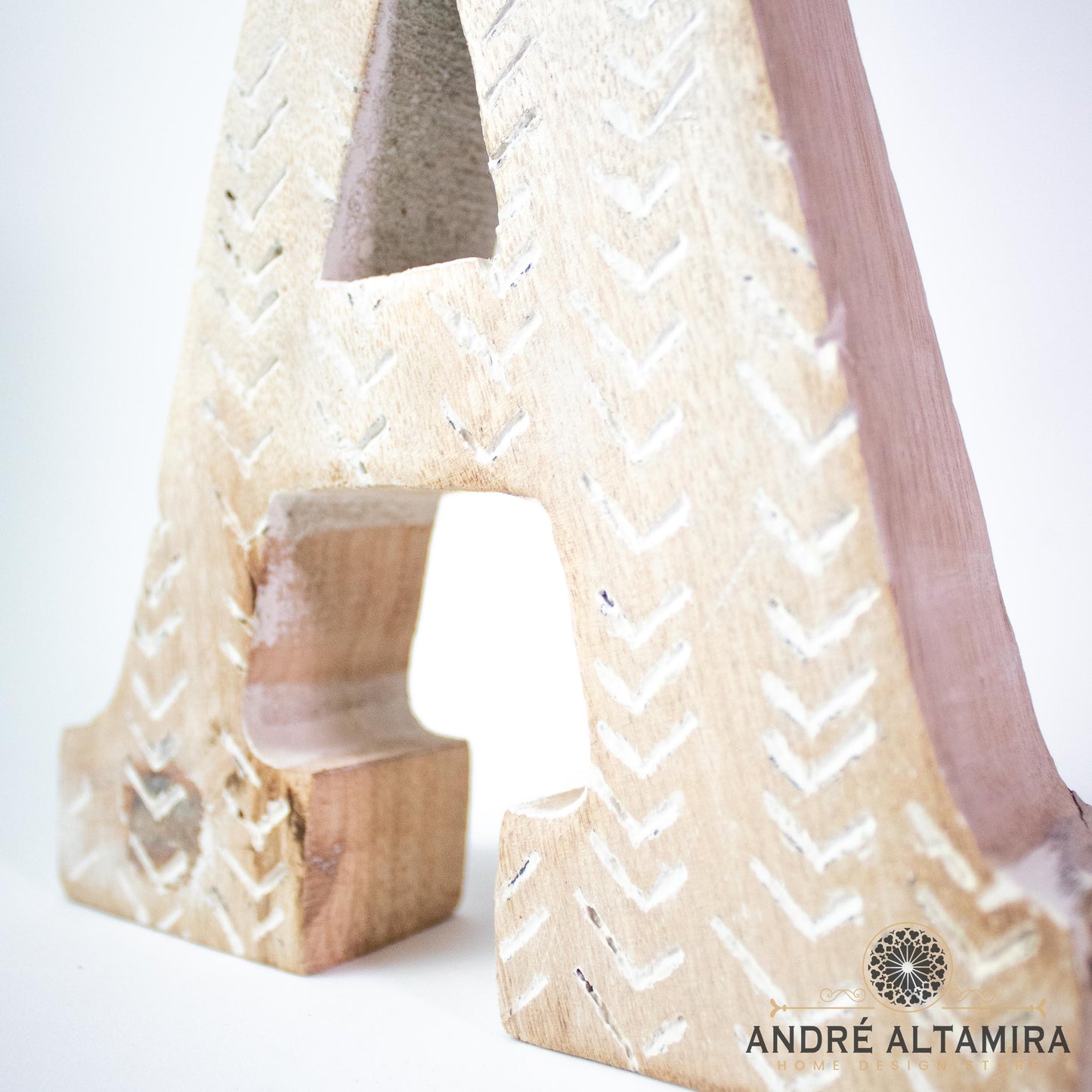 LETRA DECORATIVA DE MADERA A