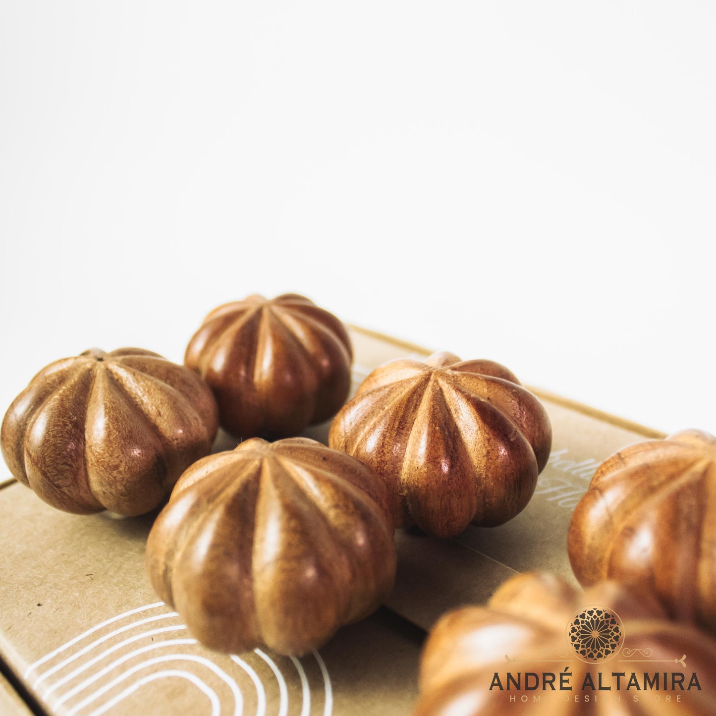 SET HOLDERS DE MADERA TALLADA