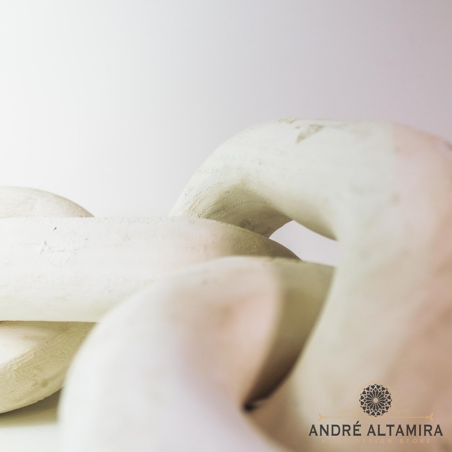 CADENA DE MADERA BLANCA