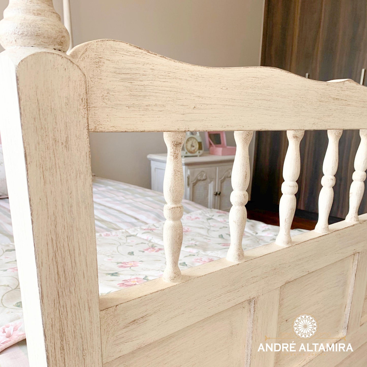 CAMA VINTAGE CON VELADOR