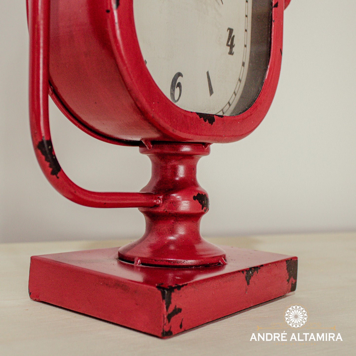 RELOJ VINTAGE ROJO