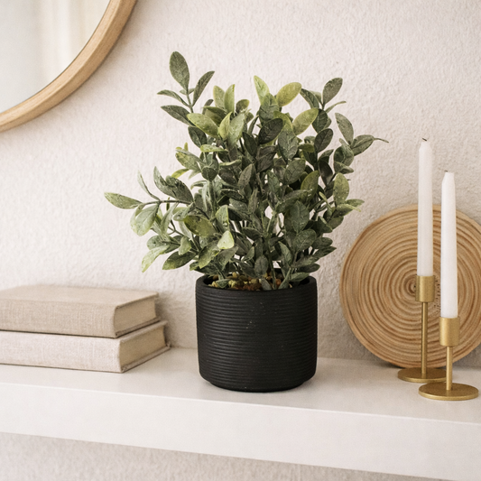 PLANTA DECORATIVA ARTIFICIAL CON MACETA NEGRA