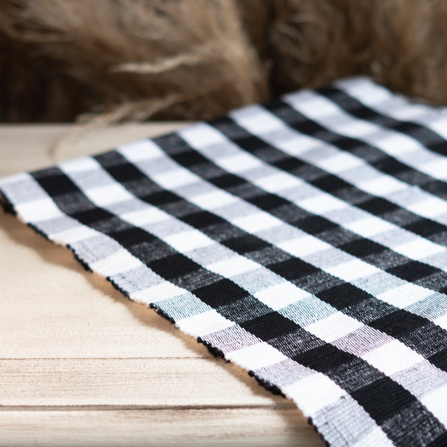 THROW PARA MESA CUADROS BLANCOS Y NEGROS