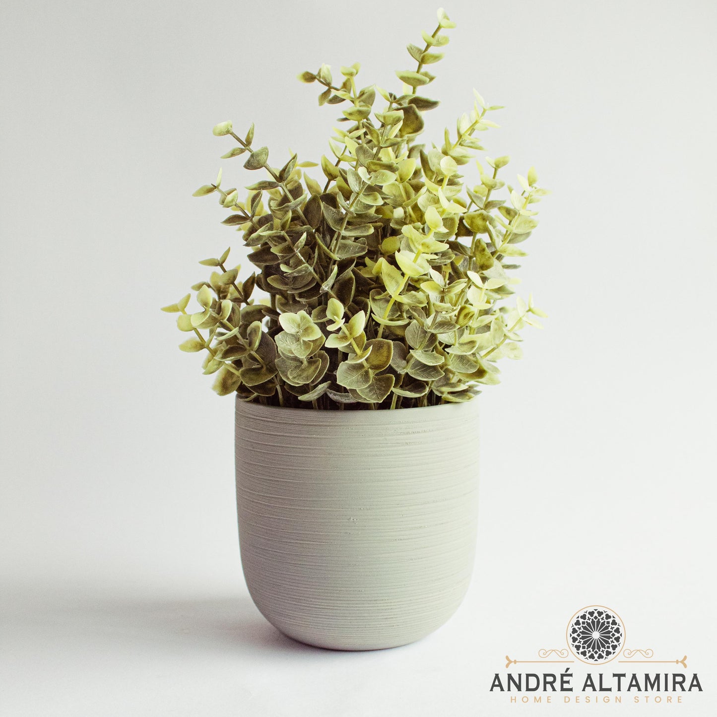 PLANTA DECORATIVA CON BASE GRIS