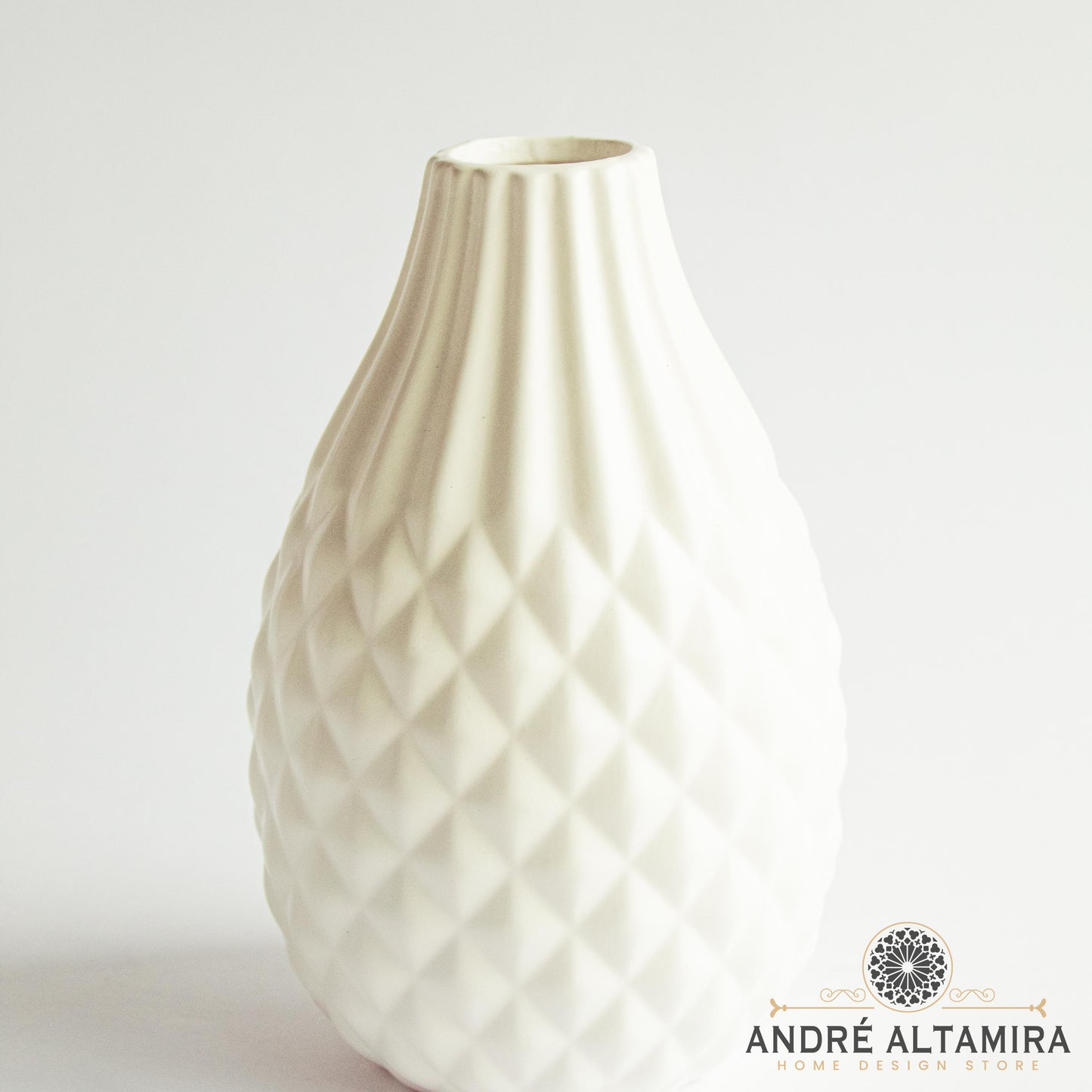 JARRON BLANCO DE CERAMICA