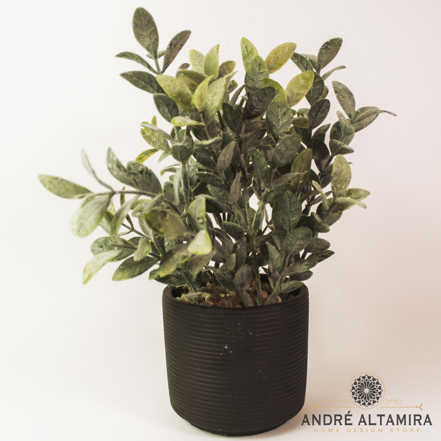 PLANTA DECORATIVA ARTIFICIAL CON MACETA NEGRA