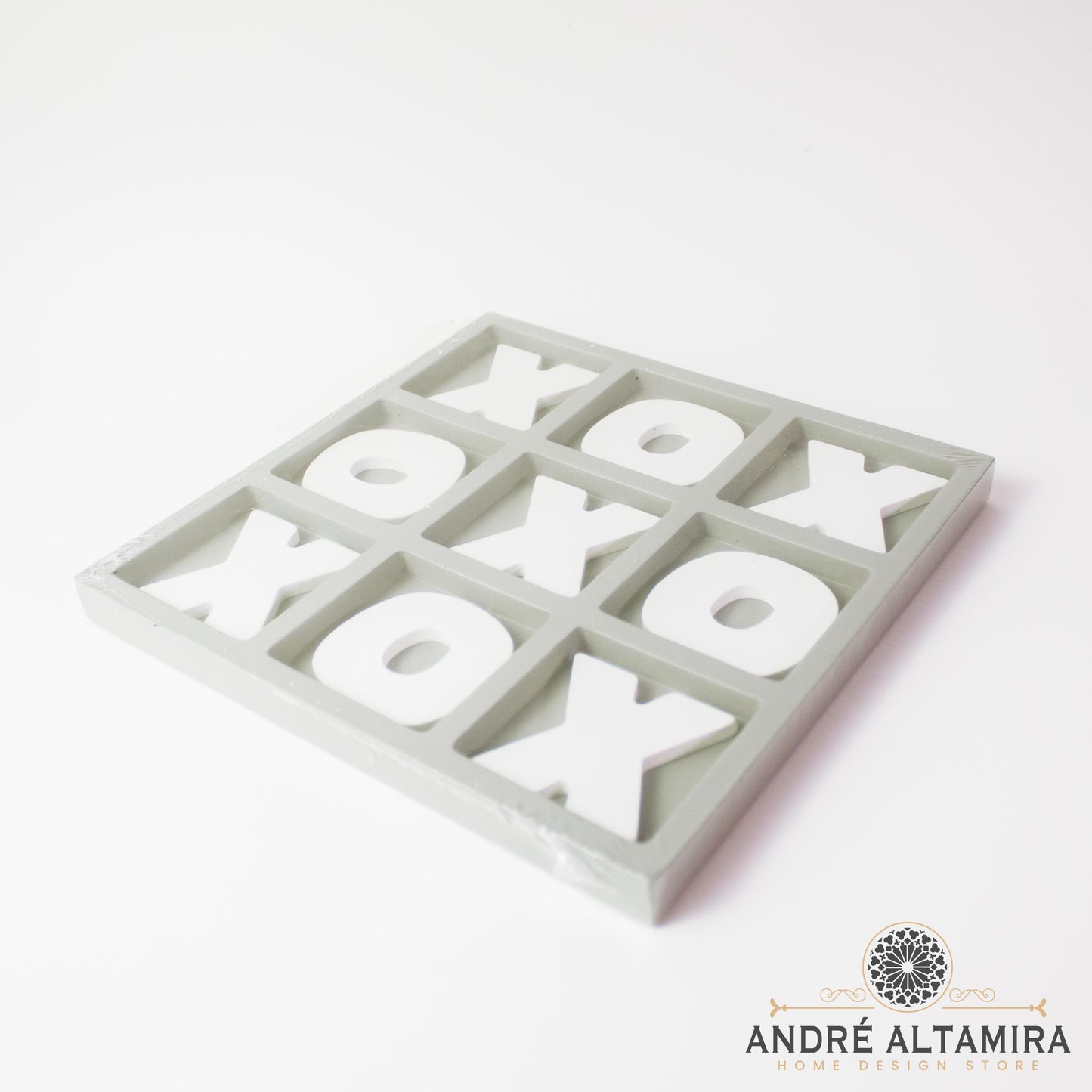 TIC TAC TOE DE MADERA GRIS CON BLANCO